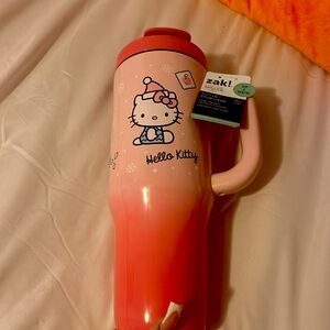 Brand new. Sip or straw also leak-proof when closed 
40oz 1.18L